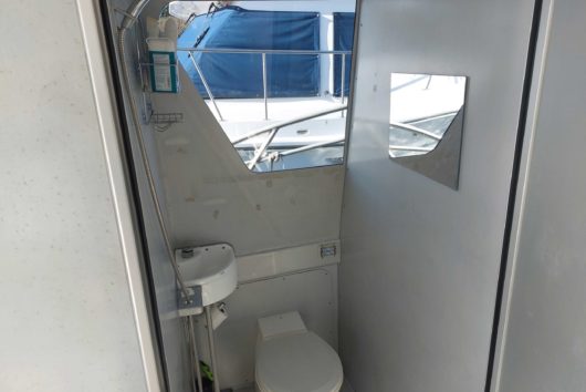 Bladerunner 12.2m power cat - Image 17