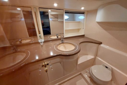Azimut 58 - Image 21
